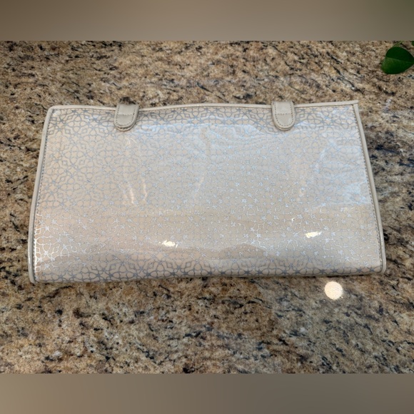 Kendra Scott Jewelry Travel Organizer Case – Neutral with Gold Logo - Picture 2 of 8